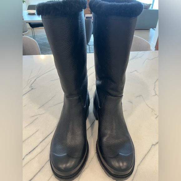Hunter Shearling Black Leather Boots - Picture 1 of 6